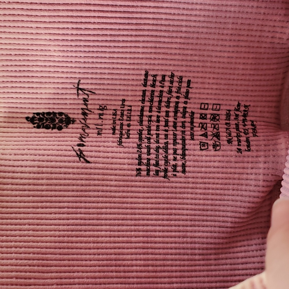 10. Free People Ultra High-Rise 7/8 Happiness Runs Leggings Soft Pink - Picture 6 of 13